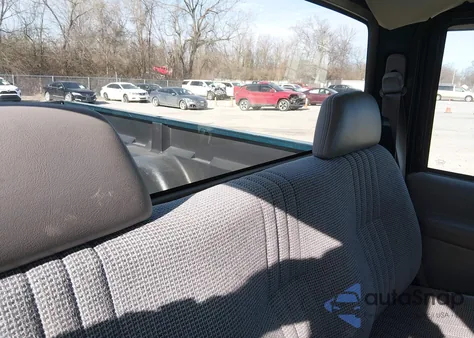 1997 Chevrolet C1500 Fleetside W/T из США, поврежденный, VIN 1GCEC14W9VZ111750